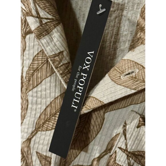 Vox Populi NWT collared button up Hawaiian floral leaves shirt sz Medium tan - Picture 5 of 5